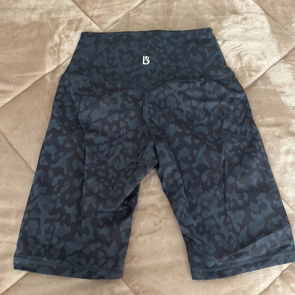 Buffbunny bike shorts - Picture 2 of 3